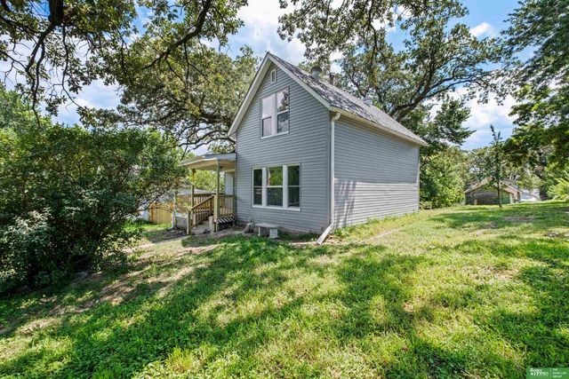 1221 A Avenue, Plattsmouth, NE 68048