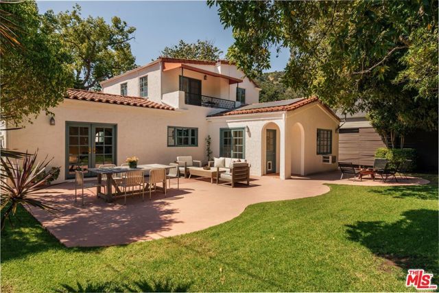 1633 Santa Barbara Avenue, Glendale, CA 91208