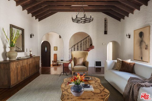 1633 Santa Barbara Avenue, Glendale, CA 91208