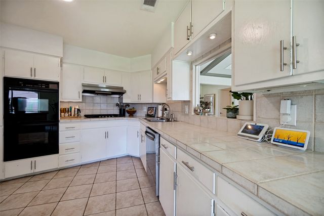 4614 Ridgeside Drive, Dallas, TX 75244