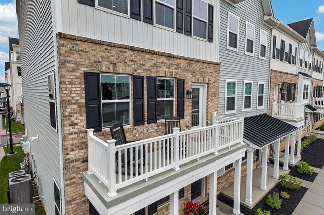 2 KARPOVICH ALY ALY, Bridgeport, PA 19405