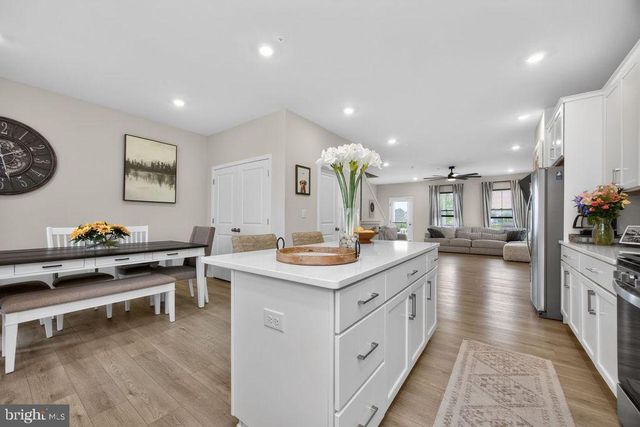 2 KARPOVICH ALY ALY, Bridgeport, PA 19405