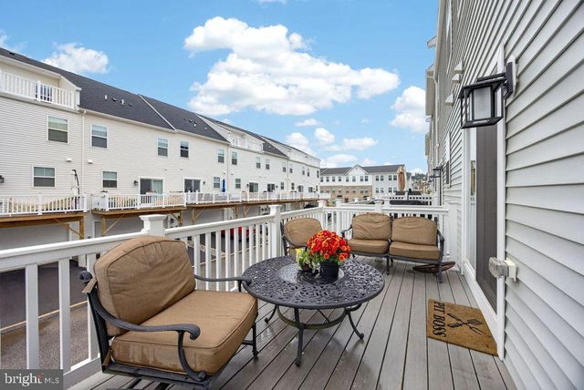 2 KARPOVICH ALY ALY, Bridgeport, PA 19405