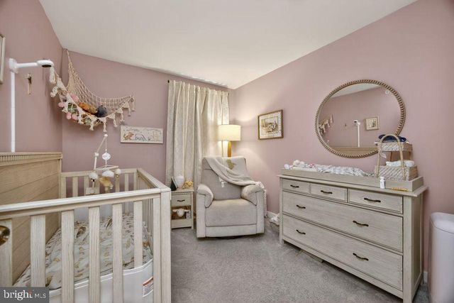 2 KARPOVICH ALY ALY, Bridgeport, PA 19405