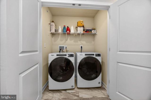 2 KARPOVICH ALY ALY, Bridgeport, PA 19405