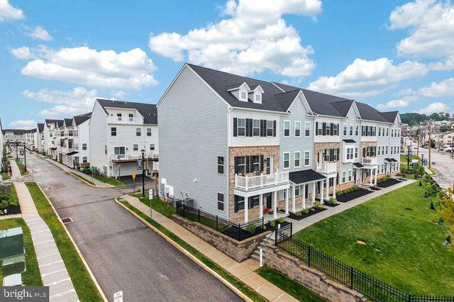2 KARPOVICH ALY ALY, Bridgeport, PA 19405