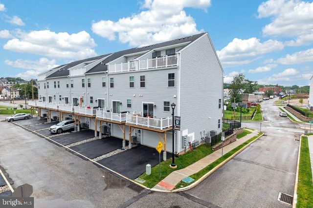 2 KARPOVICH ALY ALY, Bridgeport, PA 19405