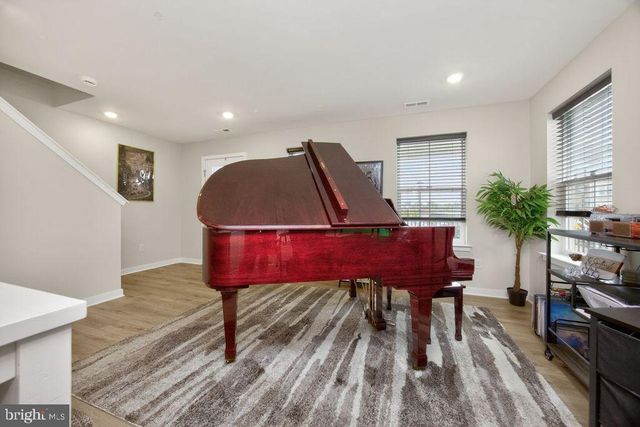 2 KARPOVICH ALY ALY, Bridgeport, PA 19405