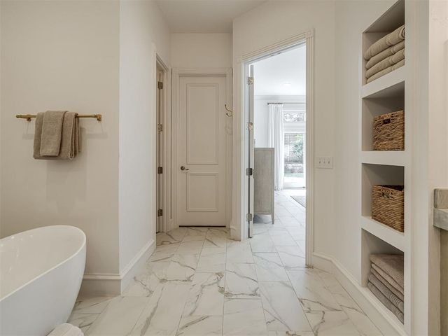 6205 Oak Forest Road, Edmond, OK 73025