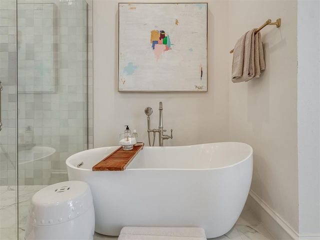 6205 Oak Forest Road, Edmond, OK 73025