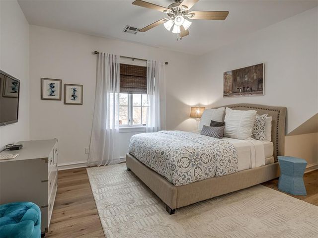 6205 Oak Forest Road, Edmond, OK 73025