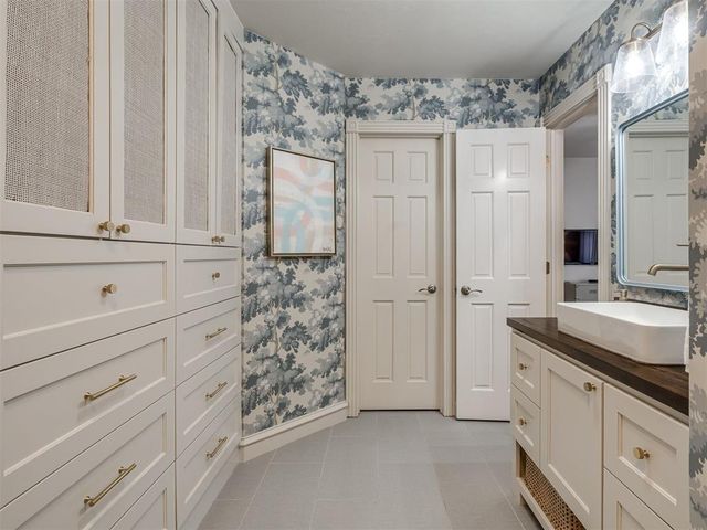 6205 Oak Forest Road, Edmond, OK 73025