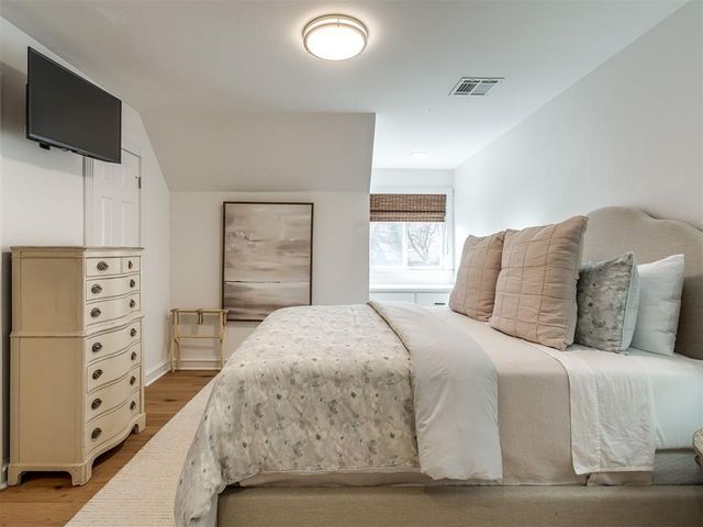 6205 Oak Forest Road, Edmond, OK 73025