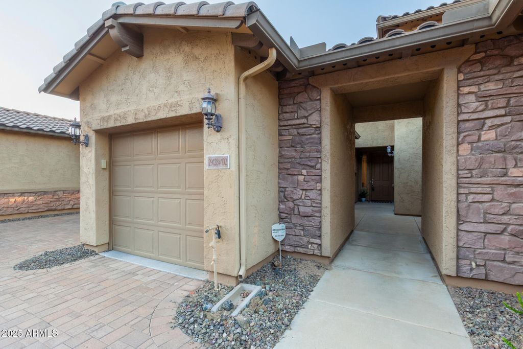 29128 N 22ND Avenue 102, Phoenix, AZ 85085