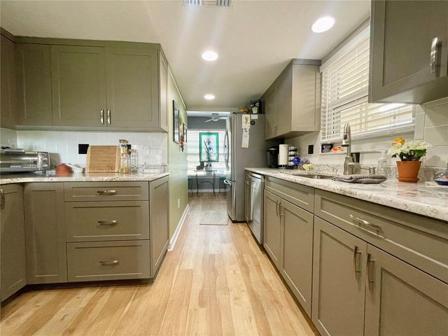 7893 SAILBOAT KEY BOULEVARD S 101, South Pasadena, FL 33707