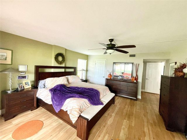 7893 SAILBOAT KEY BOULEVARD S 101, South Pasadena, FL 33707