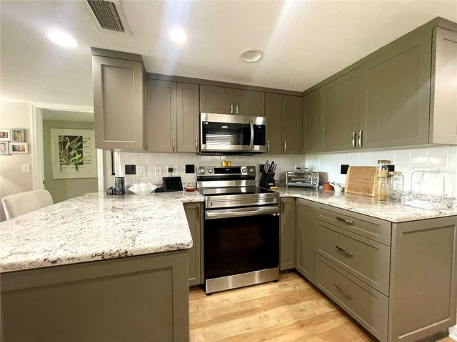 7893 SAILBOAT KEY BOULEVARD S 101, South Pasadena, FL 33707