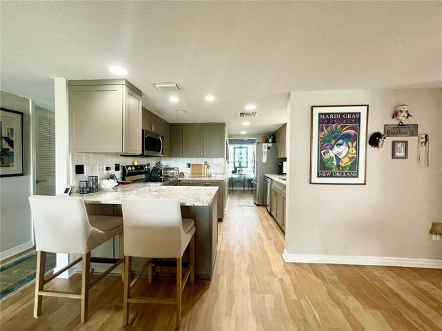 7893 SAILBOAT KEY BOULEVARD S 101, South Pasadena, FL 33707