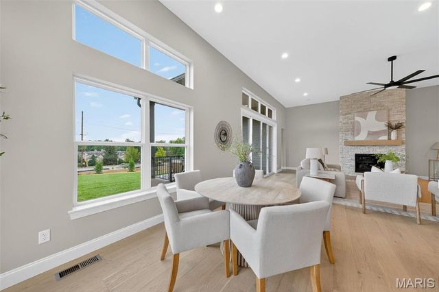 11906 Santino Court, Creve Coeur, MO 63141