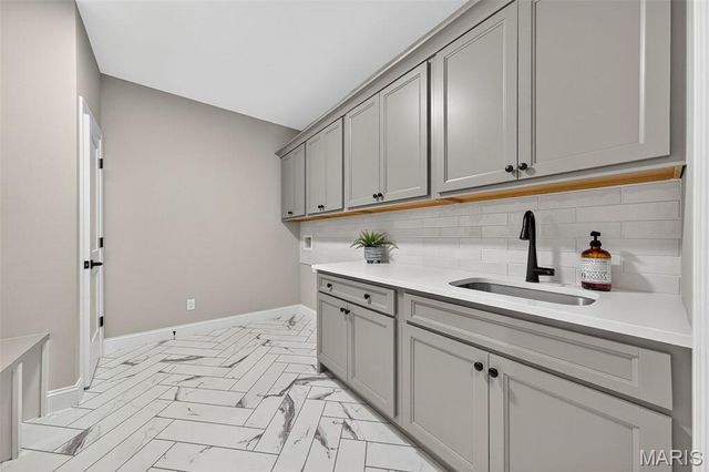 11906 Santino Court, Creve Coeur, MO 63141