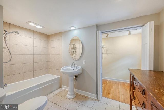 210 E RANDALL ST, Baltimore, MD 21230