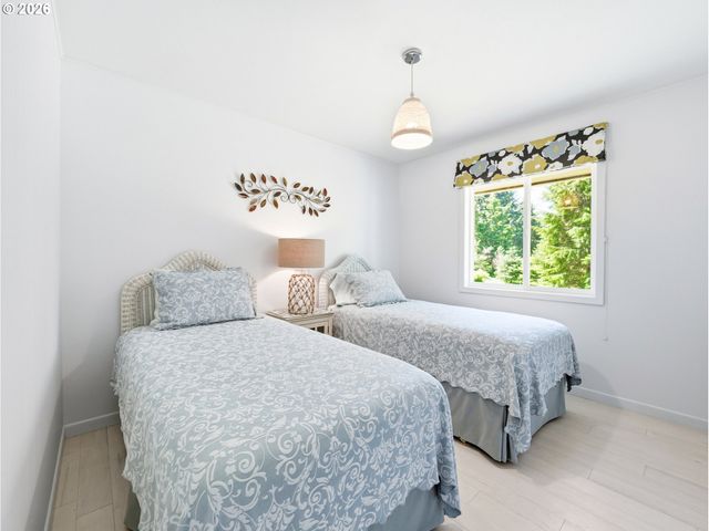 657 S SCHOONER CREEK Rd, Lincoln City, OR 97367