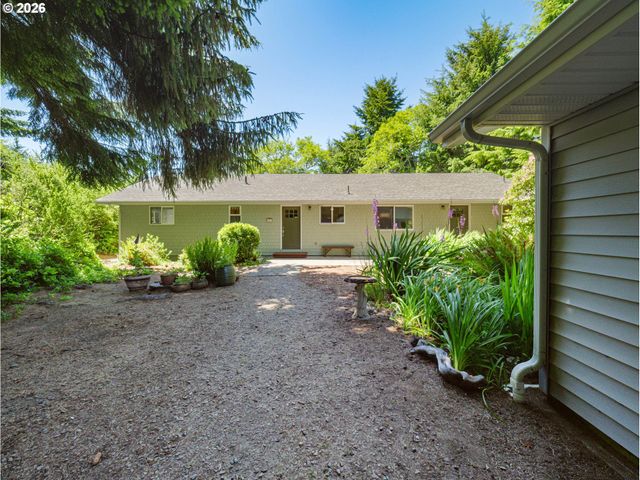 657 S SCHOONER CREEK Rd, Lincoln City, OR 97367