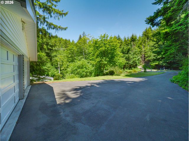 657 S SCHOONER CREEK Rd, Lincoln City, OR 97367