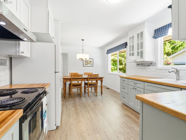 657 S SCHOONER CREEK Rd, Lincoln City, OR 97367