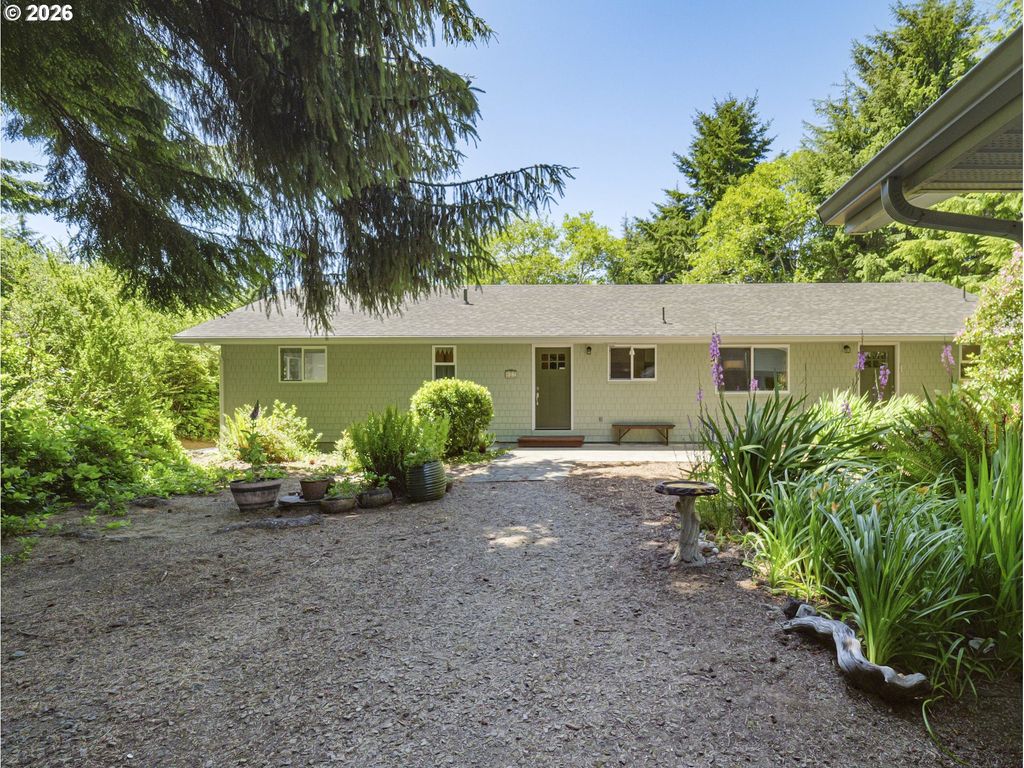 657 S SCHOONER CREEK Rd, Lincoln City, OR 97367