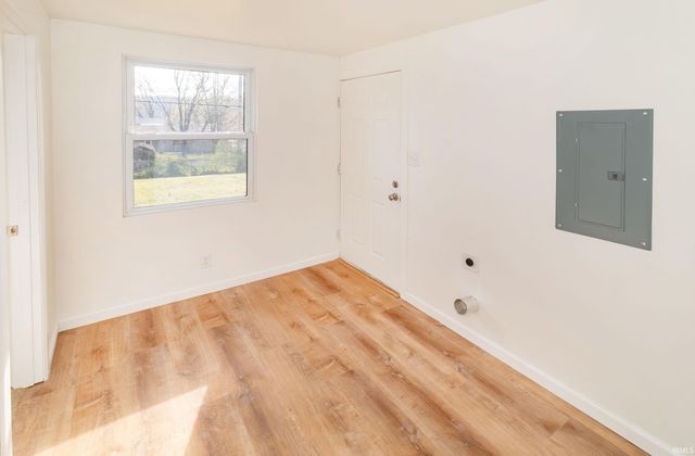 5213 Warren Drive, Evansville, IN 47711