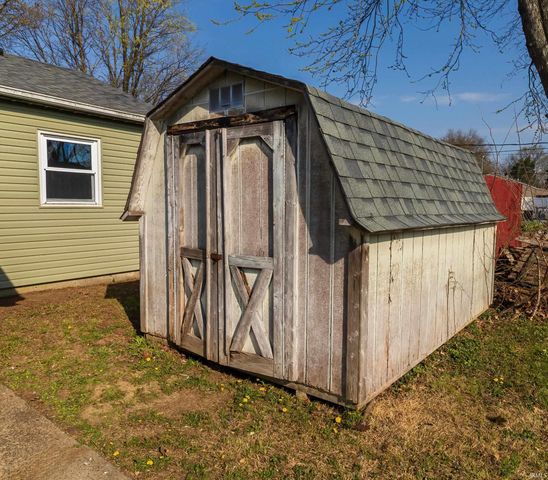 5213 Warren Drive, Evansville, IN 47711