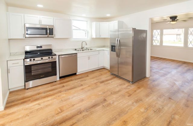 5213 Warren Drive, Evansville, IN 47711