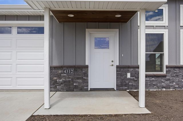 4312 23rd Avenue S, Moorhead, MN 56560