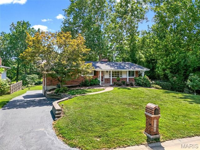 11706 Doverhill Drive, Sunset Hills, MO 63128