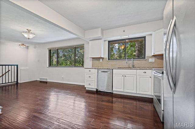 11706 Doverhill Drive, Sunset Hills, MO 63128