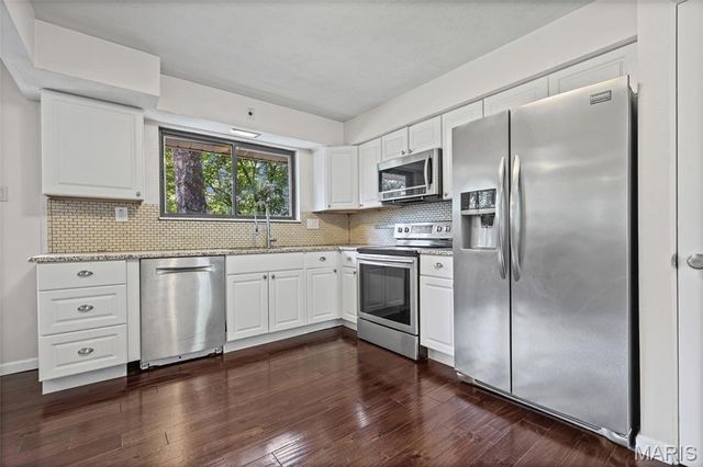 11706 Doverhill Drive, Sunset Hills, MO 63128