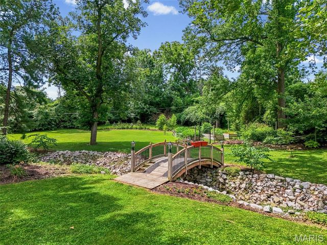 11706 Doverhill Drive, Sunset Hills, MO 63128