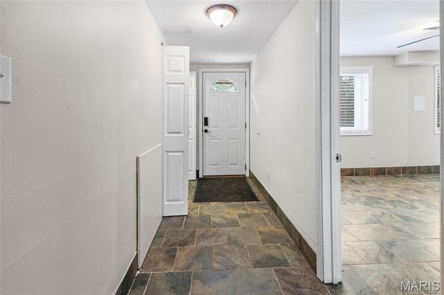 11706 Doverhill Drive, Sunset Hills, MO 63128