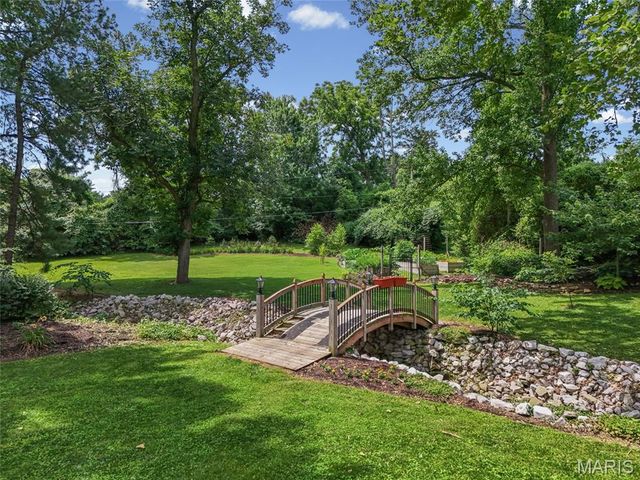 11706 Doverhill Drive, Sunset Hills, MO 63128