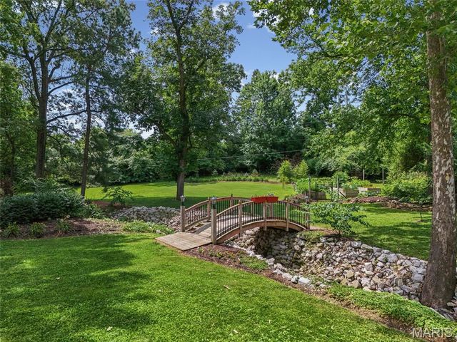 11706 Doverhill Drive, Sunset Hills, MO 63128