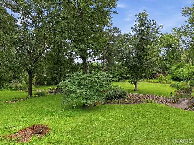11706 Doverhill Drive, Sunset Hills, MO 63128