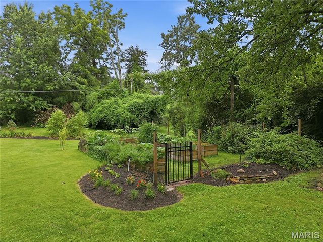 11706 Doverhill Drive, Sunset Hills, MO 63128