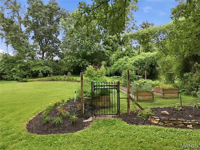 11706 Doverhill Drive, Sunset Hills, MO 63128