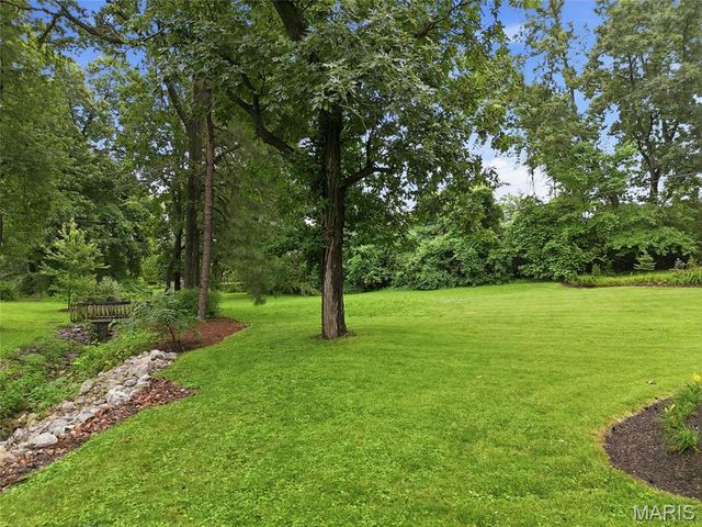 11706 Doverhill Drive, Sunset Hills, MO 63128