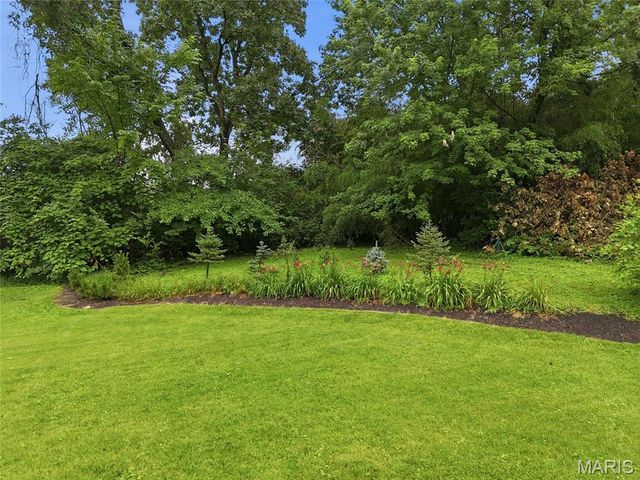 11706 Doverhill Drive, Sunset Hills, MO 63128