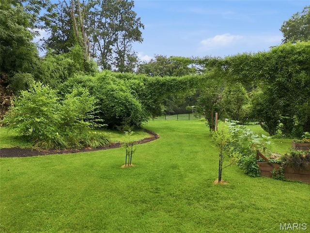11706 Doverhill Drive, Sunset Hills, MO 63128