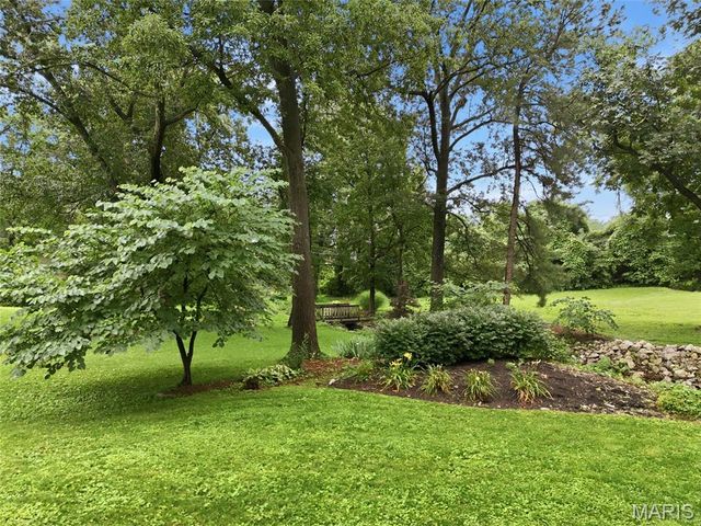 11706 Doverhill Drive, Sunset Hills, MO 63128