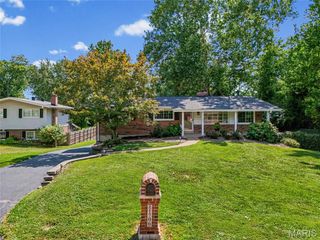 11706 Doverhill Drive, Sunset Hills, MO 63128
