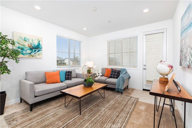 501 Embrook, West Covina, CA 91791